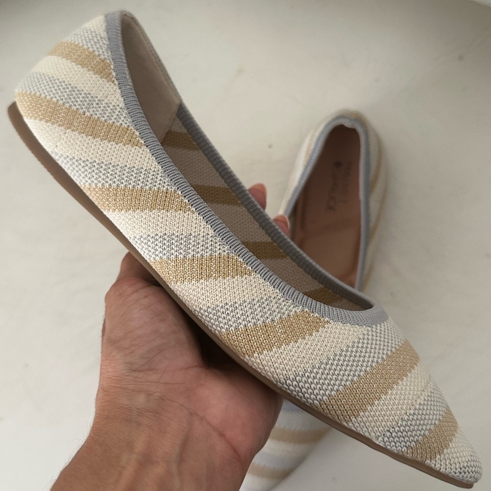 Knit Pointy Flats-  Gray. White Cream size 7 1/2 NWT